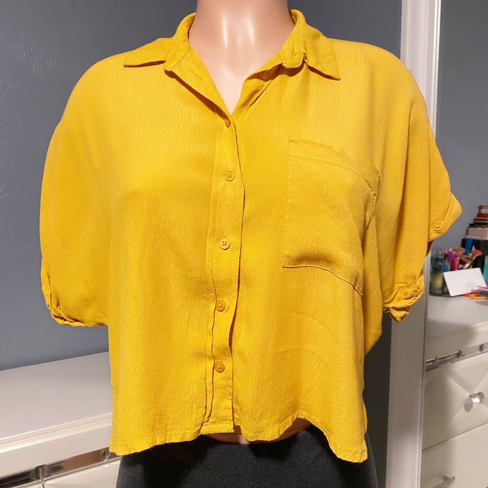Forever 21 Yellow Button-Up Crop Top